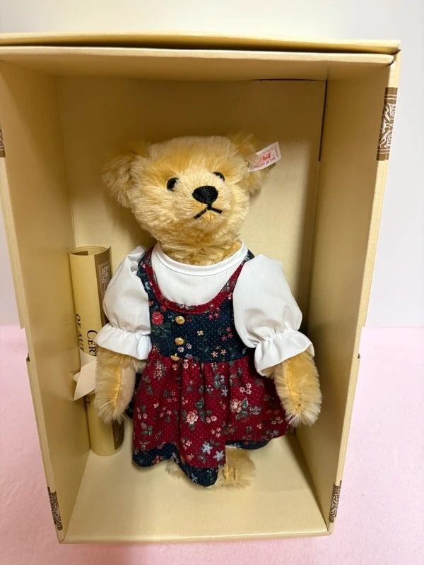 Steiff Oostenrijk beer meisjes beer. Ong 32 cm., Ophalen of Verzenden, Zo goed als nieuw, Stoffen beer, Steiff
