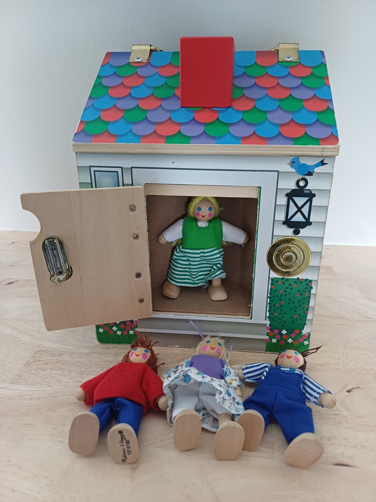 Melissa & Doug houten speelhuisje met poppetjes en sleutels, Ophalen, Gebruikt, Poppenhuis