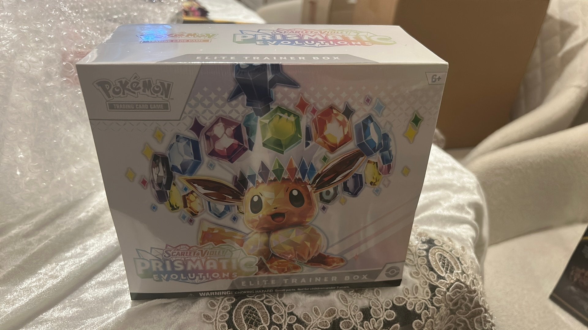 Pokemon Prismatic evolutions Elite Trainer Box Sealed, Hobby en Vrije tijd, Ophalen, Zo goed als nieuw, Boosterbox