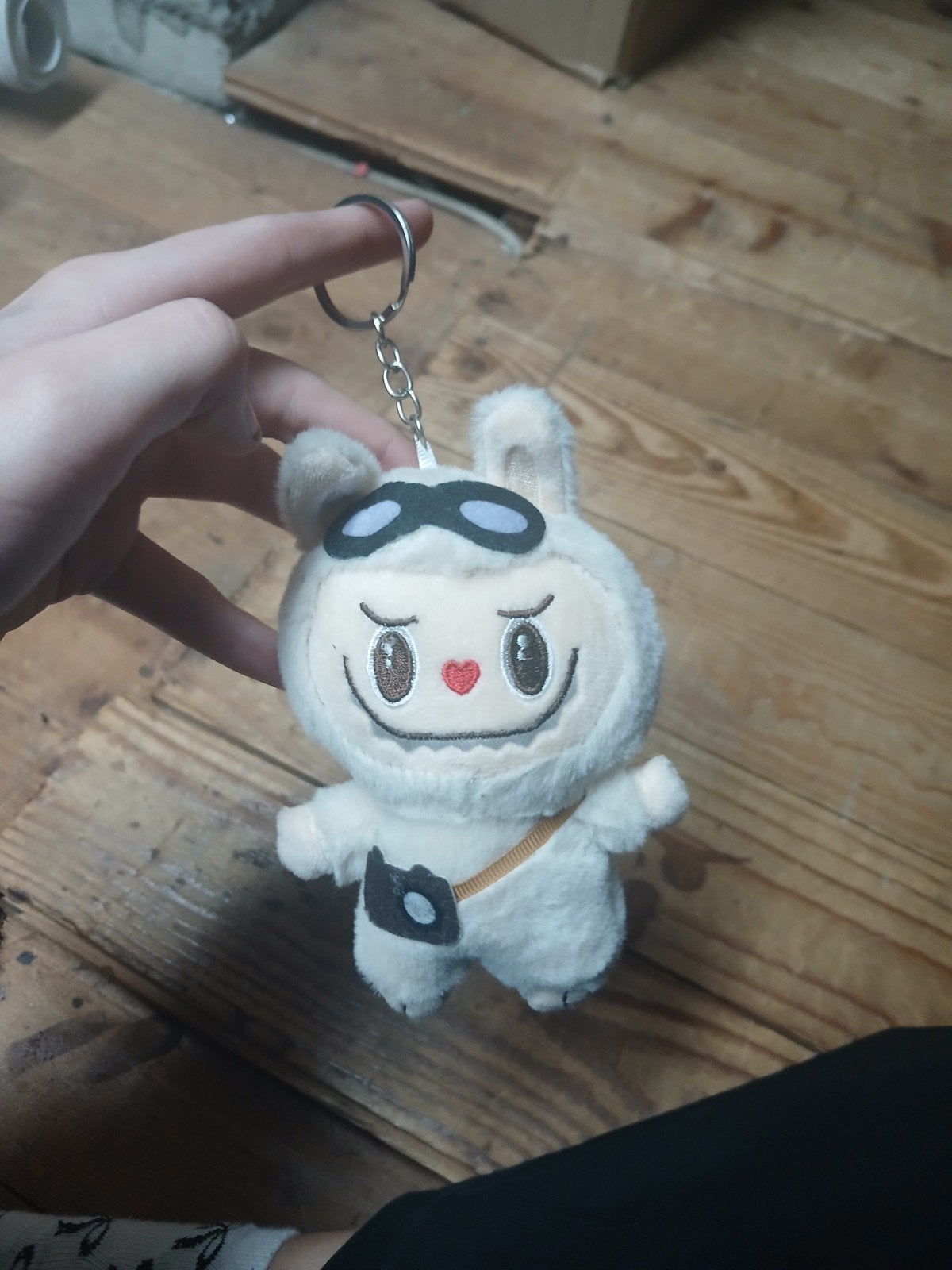 Leuke witte konijn sleutelhanger knuffel 10 cm, Kinderen en Baby's, Konijn, Ophalen of Verzenden, Zo goed als nieuw, Klein (minder dan 20 cm)