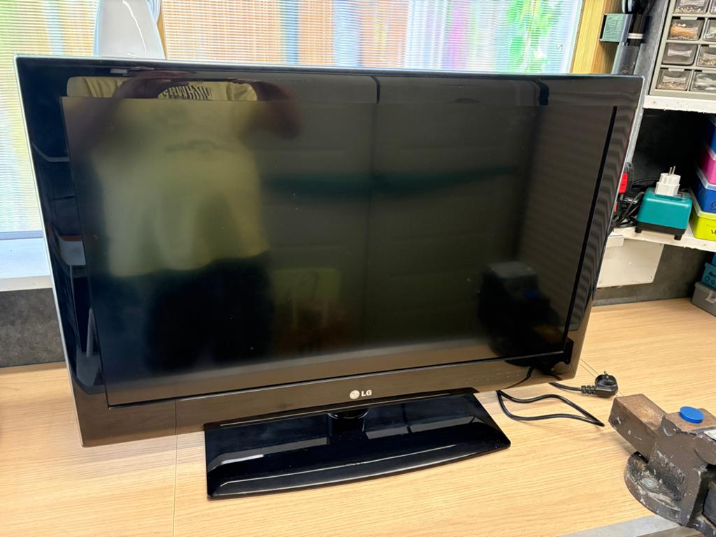 LG TV 32 inch zonder afstandsbediening, Ophalen, Gebruikt, 50 Hz, LG
