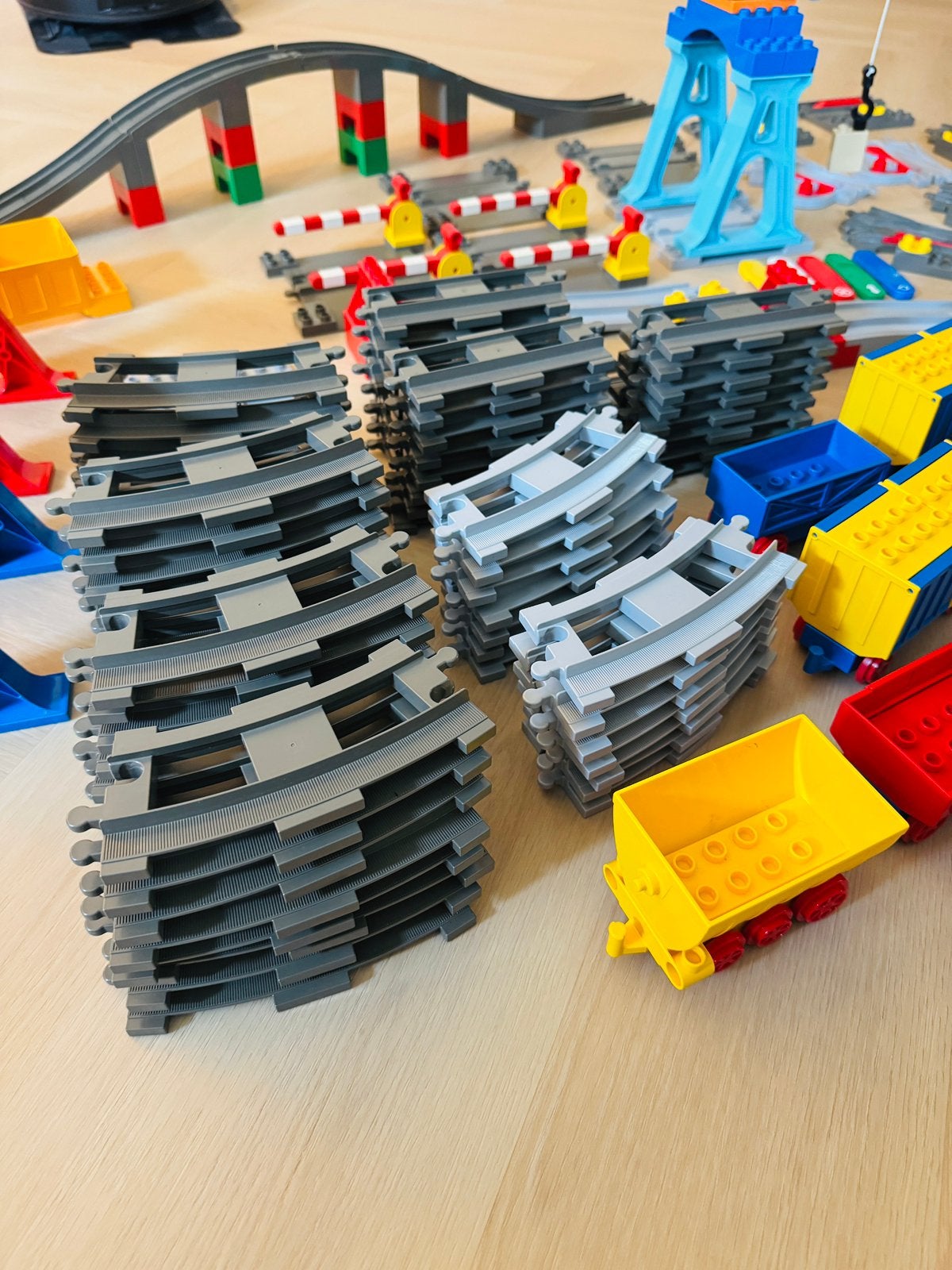 Enorme Lego Duplo trein en treinbaan -spoorbaan complete set, Kinderen en Baby's, Ophalen, Overige thema's, Compleet, Zo goed als nieuw
