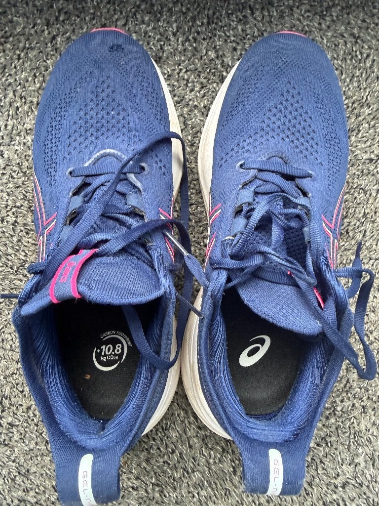 Asics nimbus hardloopschoenen dames maat 39,5, Gebruikt, Hardloopschoenen, Ophalen of Verzenden, Hardlopen