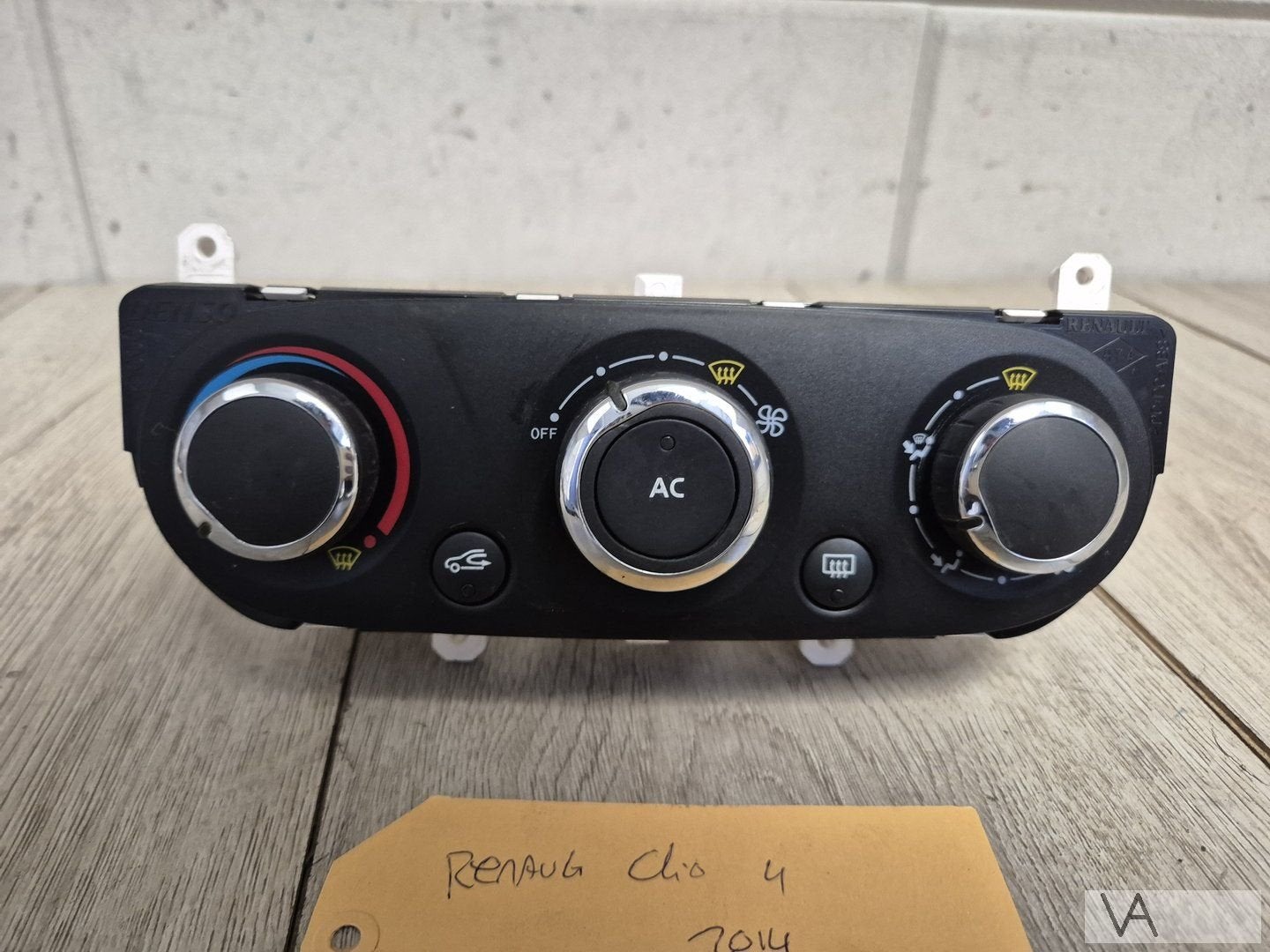Renault Clio 4 2012 - 2019 kachelpaneel airco 5r5841100 €30, Gebruikt, -, Renault, -