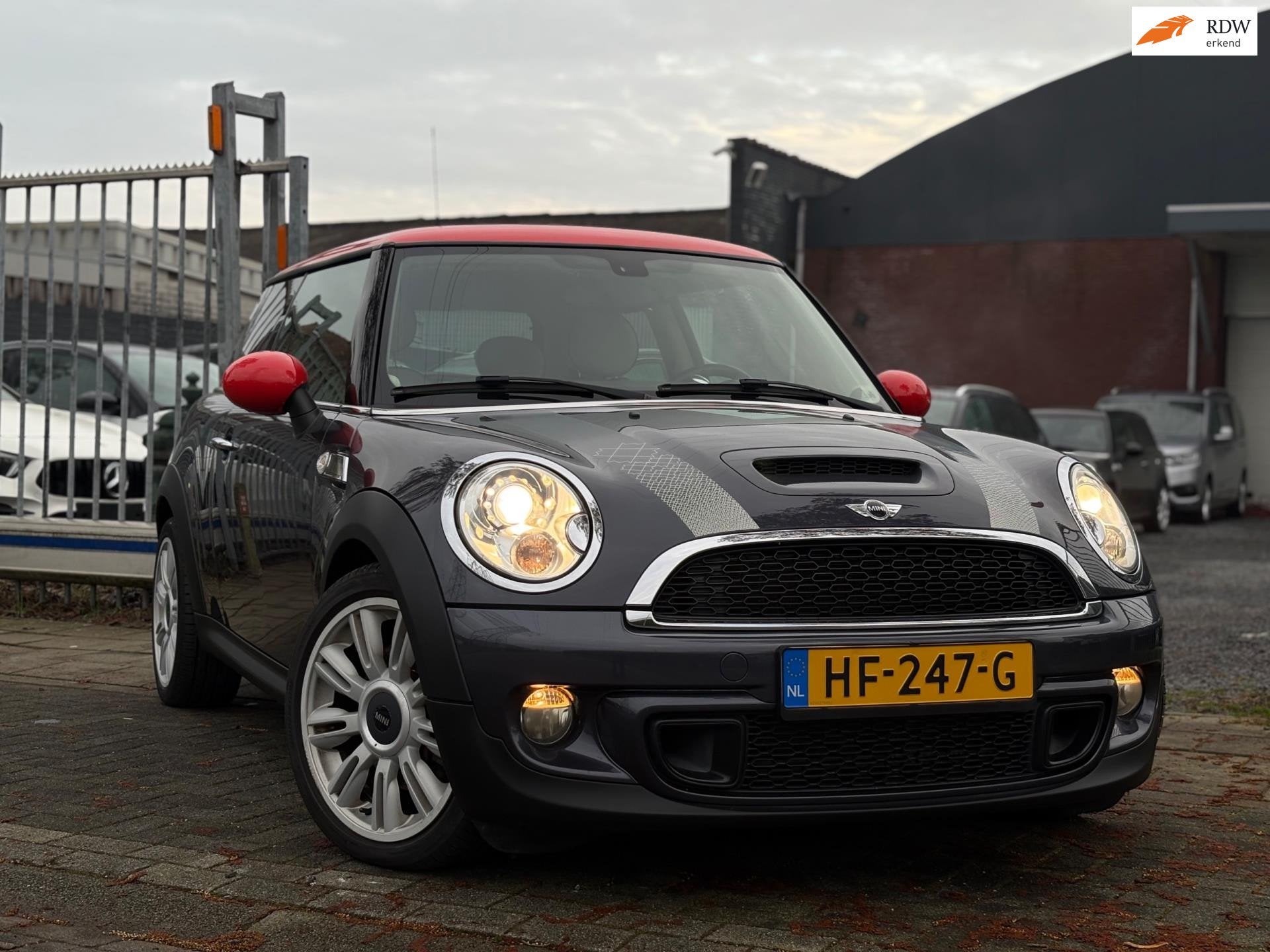 Mini Mini 1.6 Cooper S | speciale uitvoering | Leder | H&K |, Auto's, Euro 5, Gebruikt, 4 stoelen, Automatische klimaatregeling