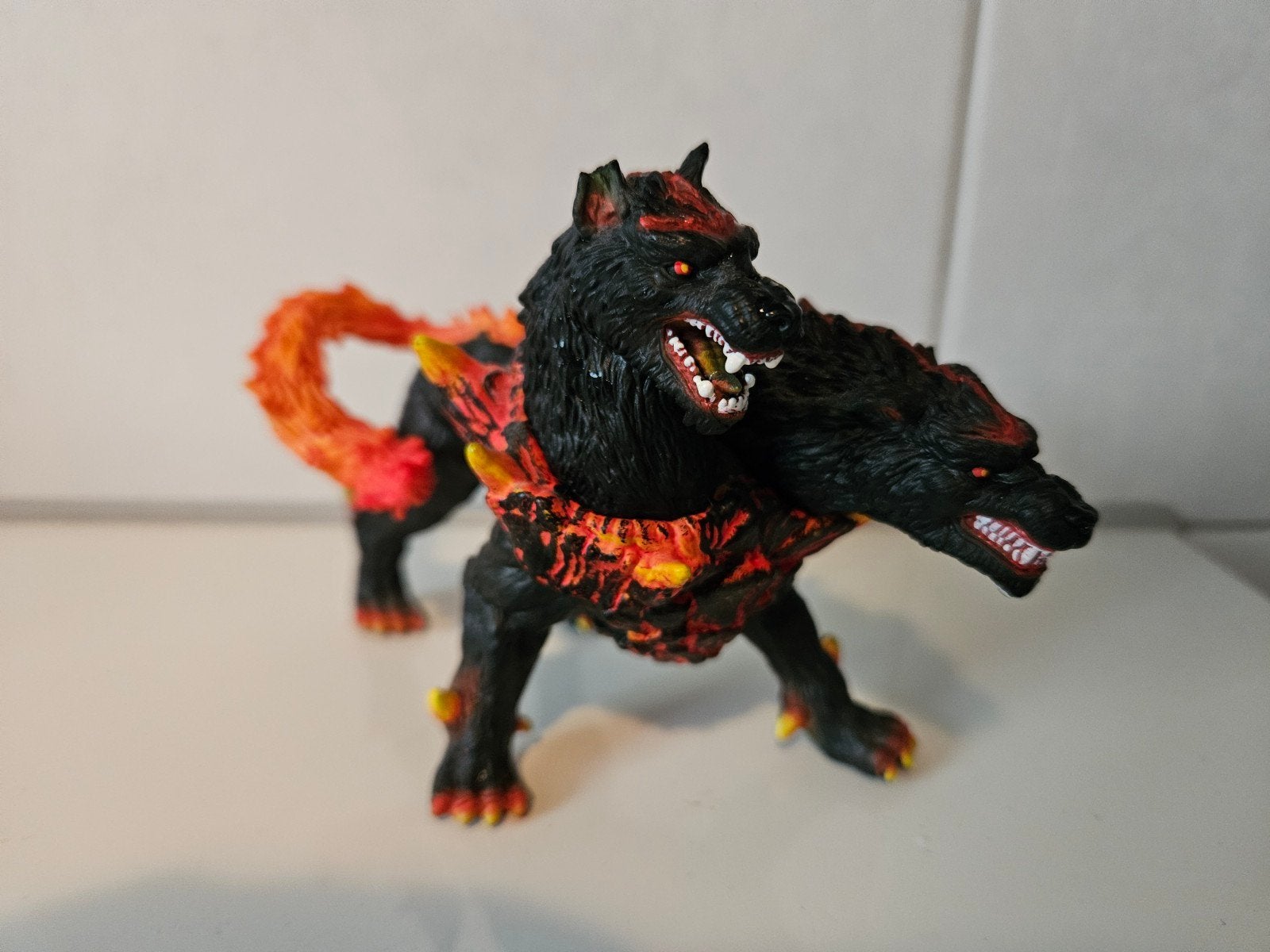 SCHLEICH ELDRADOR HELLEHOND, Verzamelen, Ophalen of Verzenden, Zo goed als nieuw, Wild dier, Beeldje of Figuurtje