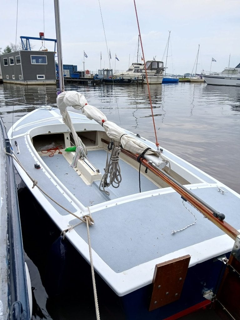 Volksboot 480 zeilklaar met goede trailer, Watersport en Boten, Open zeilboten, Gebruikt, Volksboot, 2 m, Troost