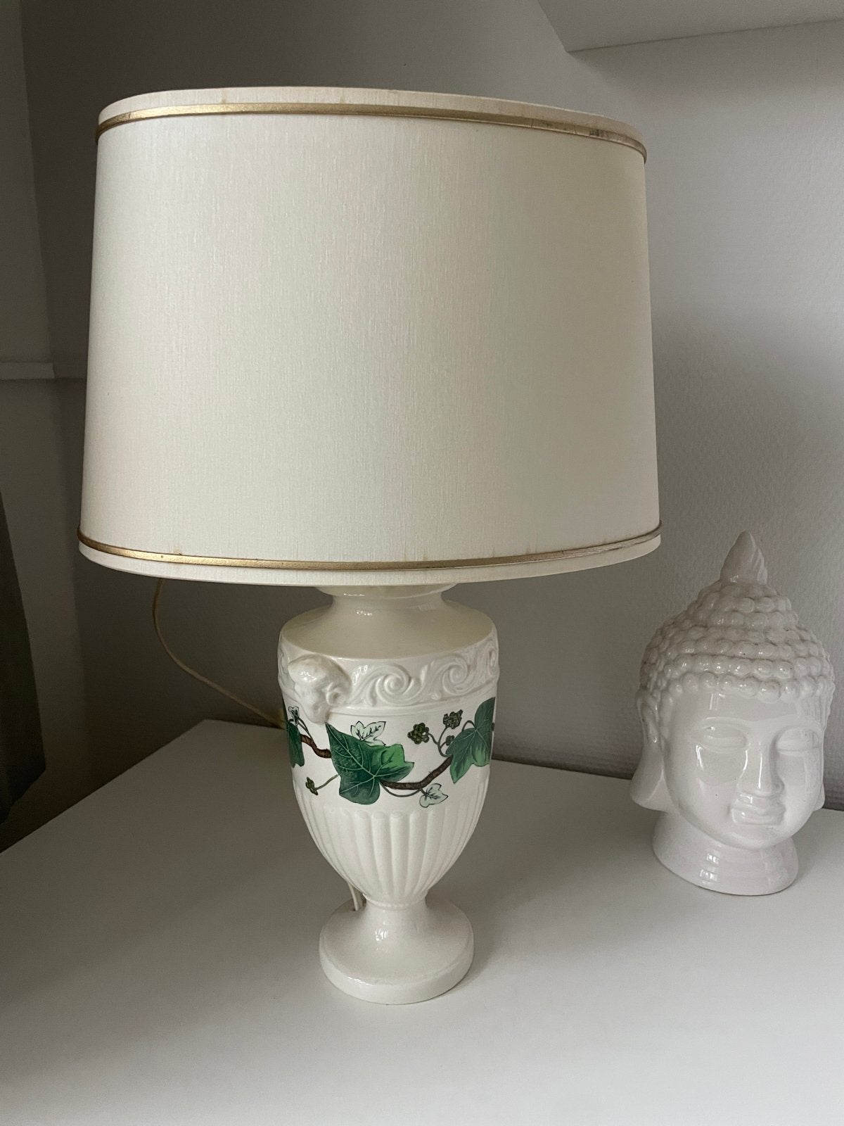 Vintage Wedgwood Etruria & Barlaston Tafellamp met Klimop, Ophalen