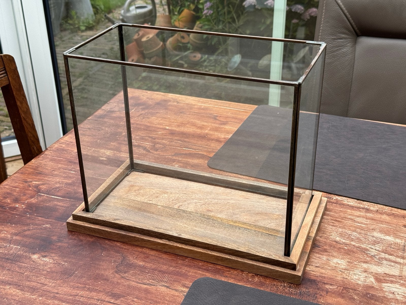 Glazen vitrine/stolp met houten voet, Ophalen, Zo goed als nieuw, Modern, Glas