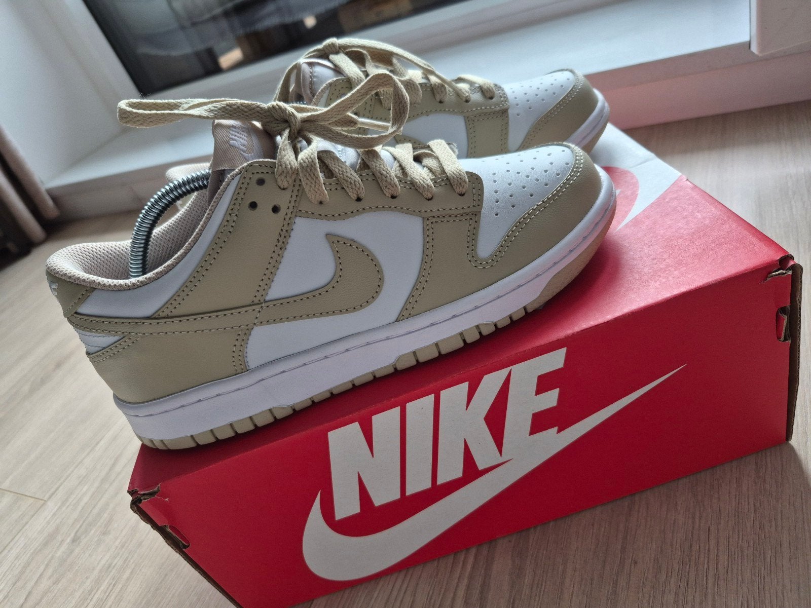Nike Dunk low maat 38,5 NIEUW in box, Beige, Nieuw, Ophalen of Verzenden, Sneakers of Gympen