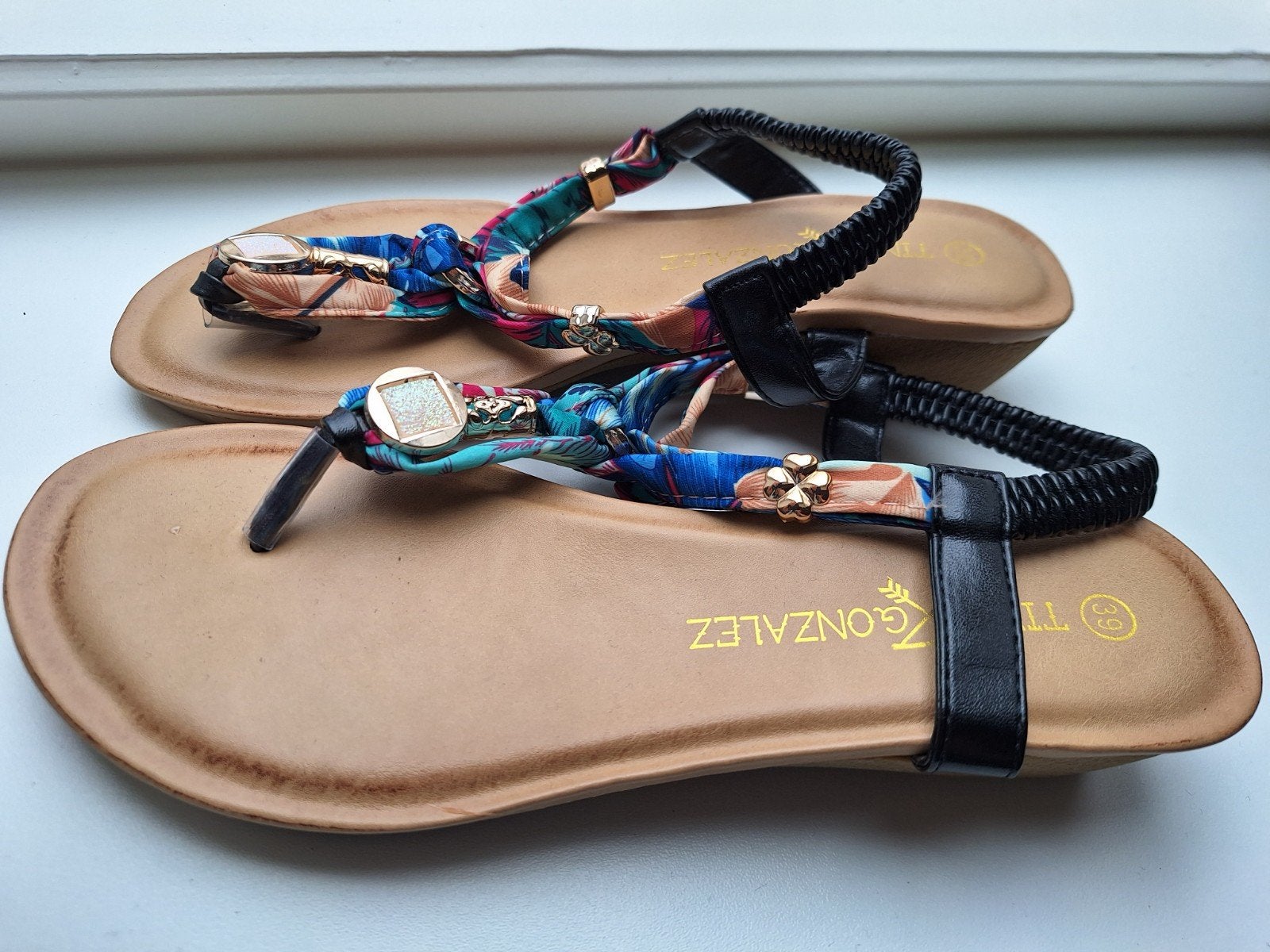 Teenslippers, Kleding | Dames, Slippers, Overige kleuren, Ophalen of Verzenden, Zo goed als nieuw