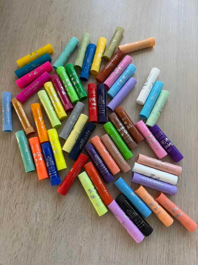 53 stuks nieuwe tempera verf sticks, Verzenden, Zo goed als nieuw