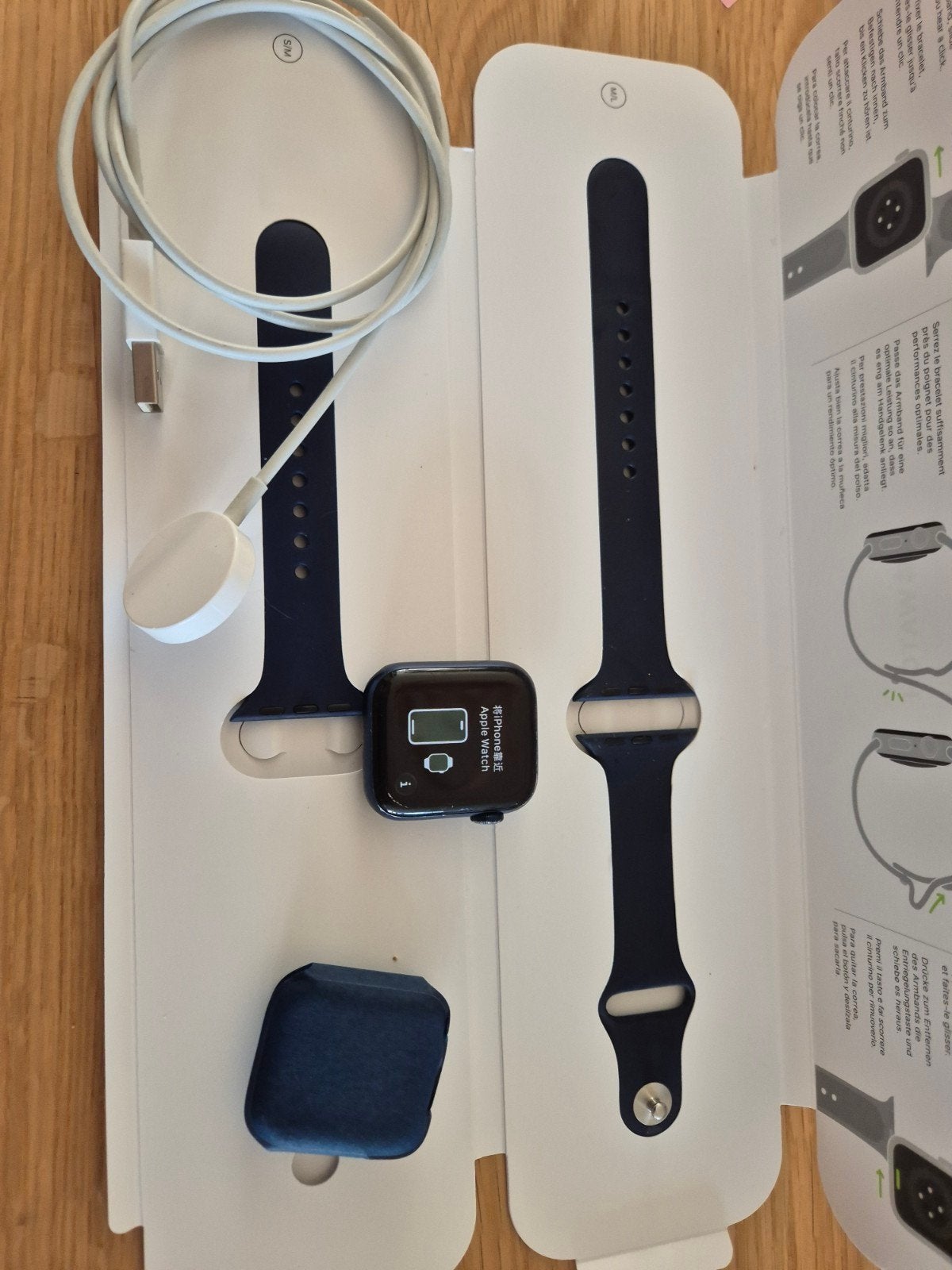 Apple Watch Series 6 40mm, Sieraden, Tassen en Uiterlijk, Ophalen, Gebruikt, Leer, Overige merken