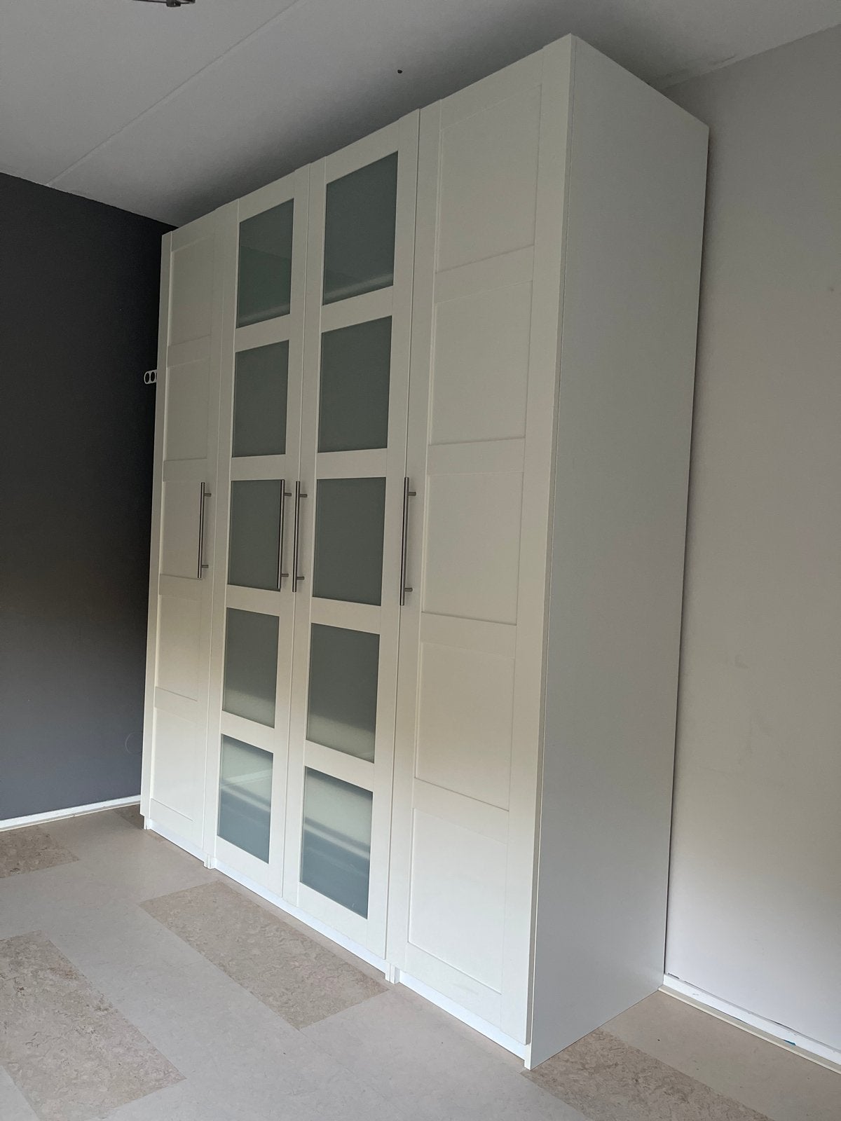 Grote witte kledingkast met glazen deuren, Ophalen, Gebruikt, 200 cm of meer, 150 tot 200 cm