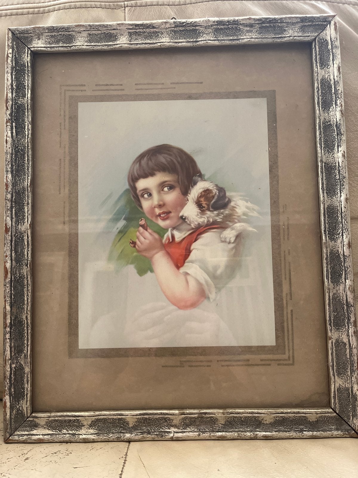Vintage print meisje met hondje, 90 jaar oud, Gedateerd, Portret of Personen, Ophalen of Verzenden, Klassiek