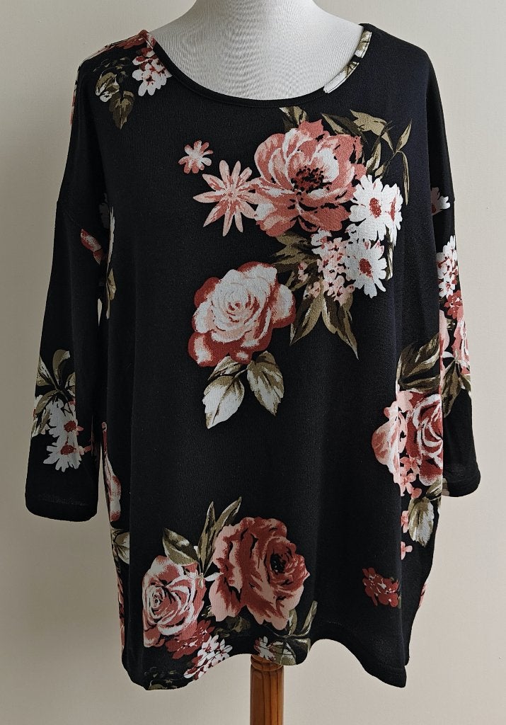 Only zwart truitje met truitje met bloemen mt. XL, Only, Zwart, Maat 46/48 (XL) of groter, Ophalen of Verzenden