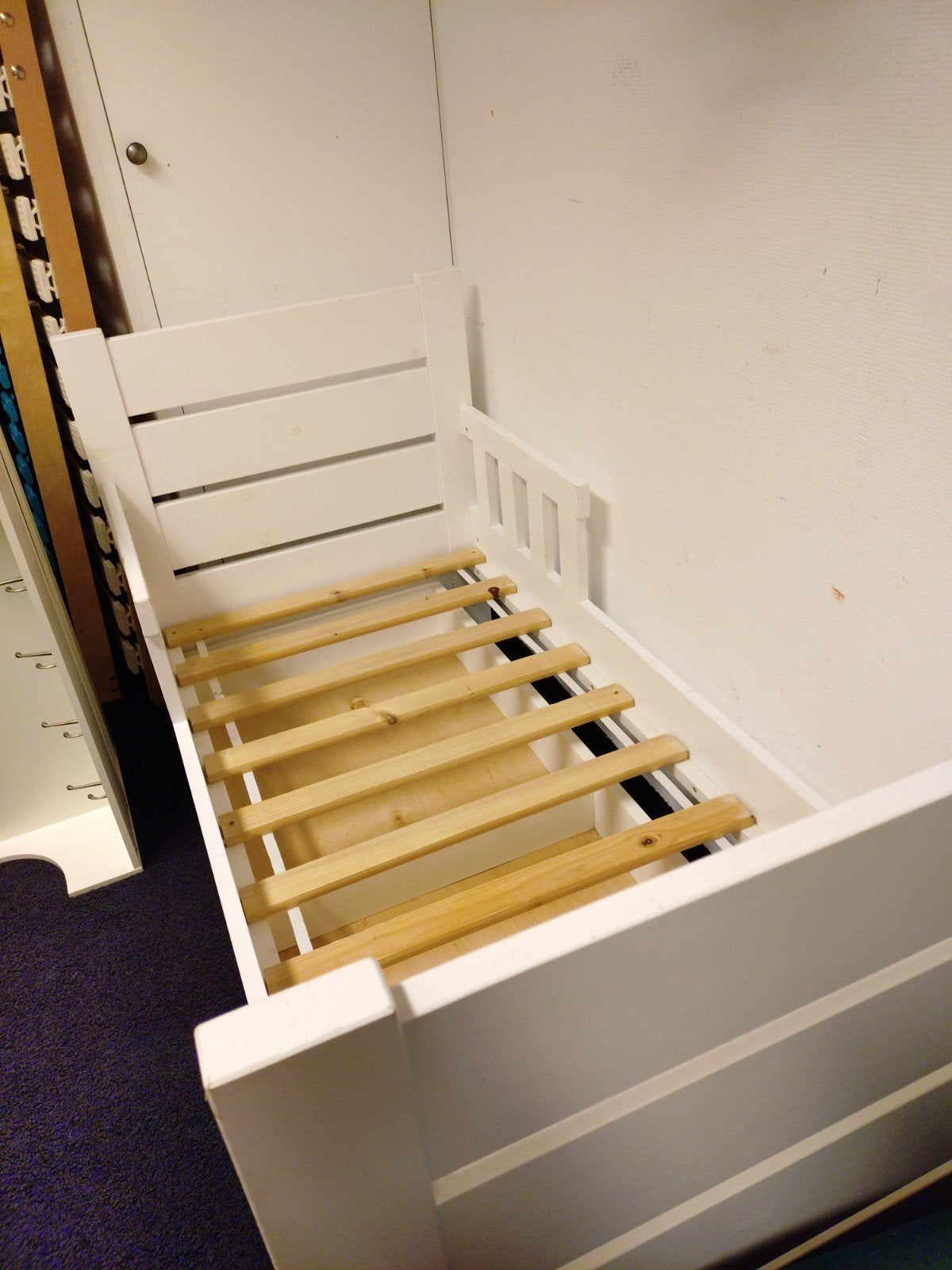 Wit kleuterbed met lattenbodem en opberglade, 1.50/70, Kinderen en Baby's, Kinderkamer | Bedden, Ophalen, Gebruikt, Niet van toepassing