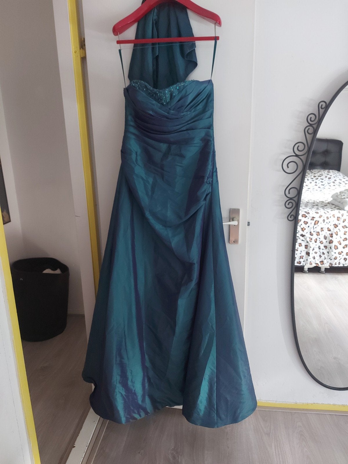 Prachtige avondjurk/galajurk in petrolkleur, Kleding | Dames, Maat 38/40 (M), Ophalen of Verzenden, Onbekend, Zo goed als nieuw