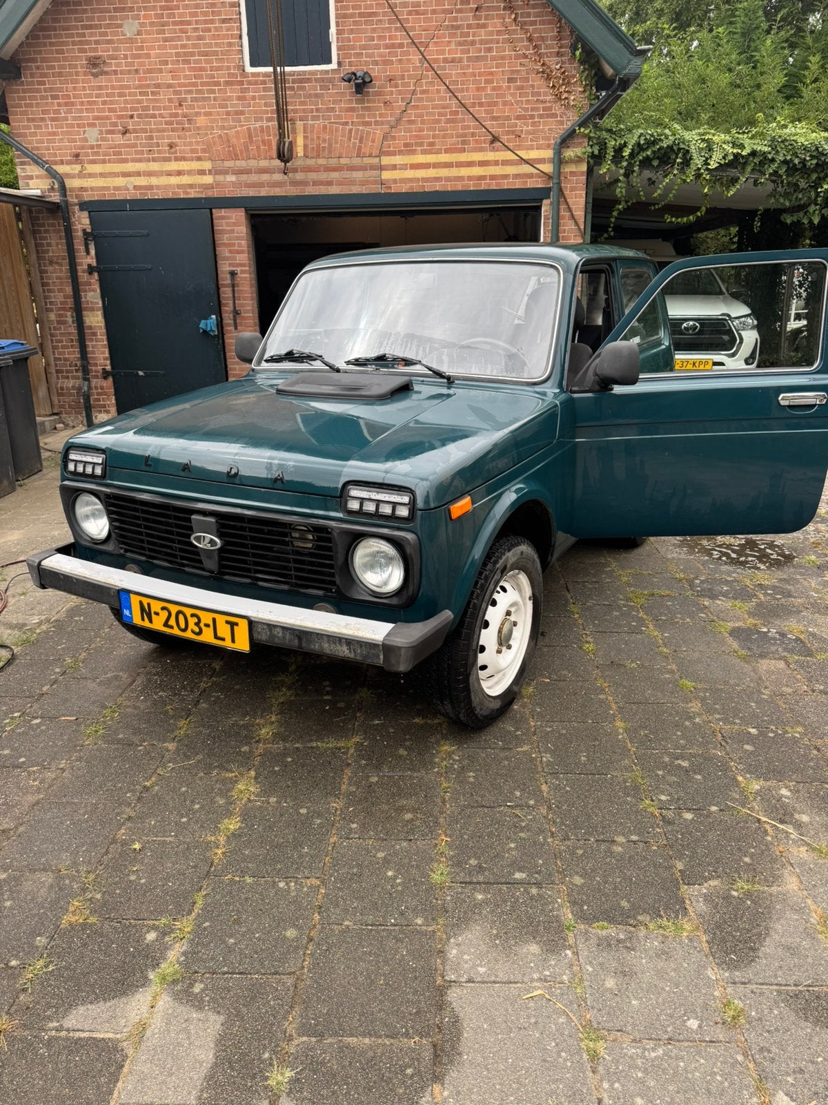 Lada Niva 1.7 I 4WD 2010 Groen, Auto's, Lada, Stof, Niva, 4 stoelen, 11 km/l