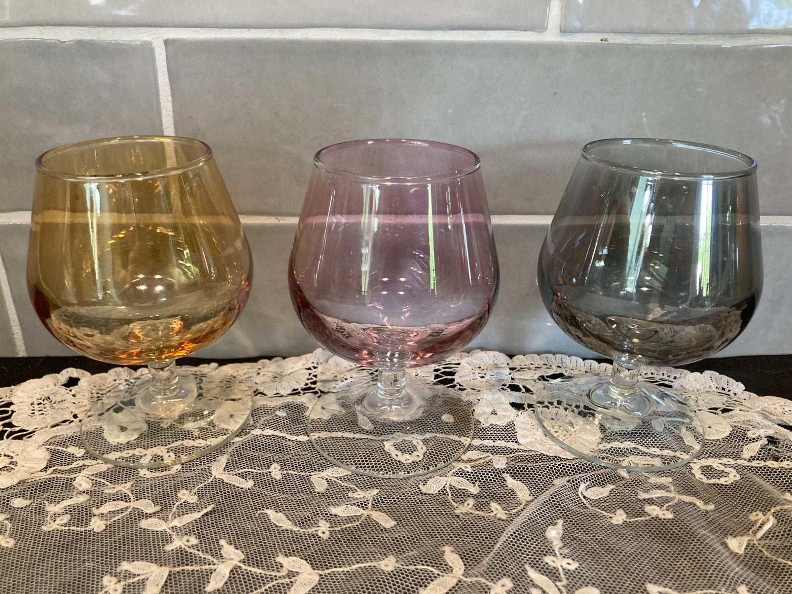 Gekleurd borrelglaasje, likeurglaasje (040625), Verzamelen, Ophalen of Verzenden, Zo goed als nieuw, Borrel- of Shotglas