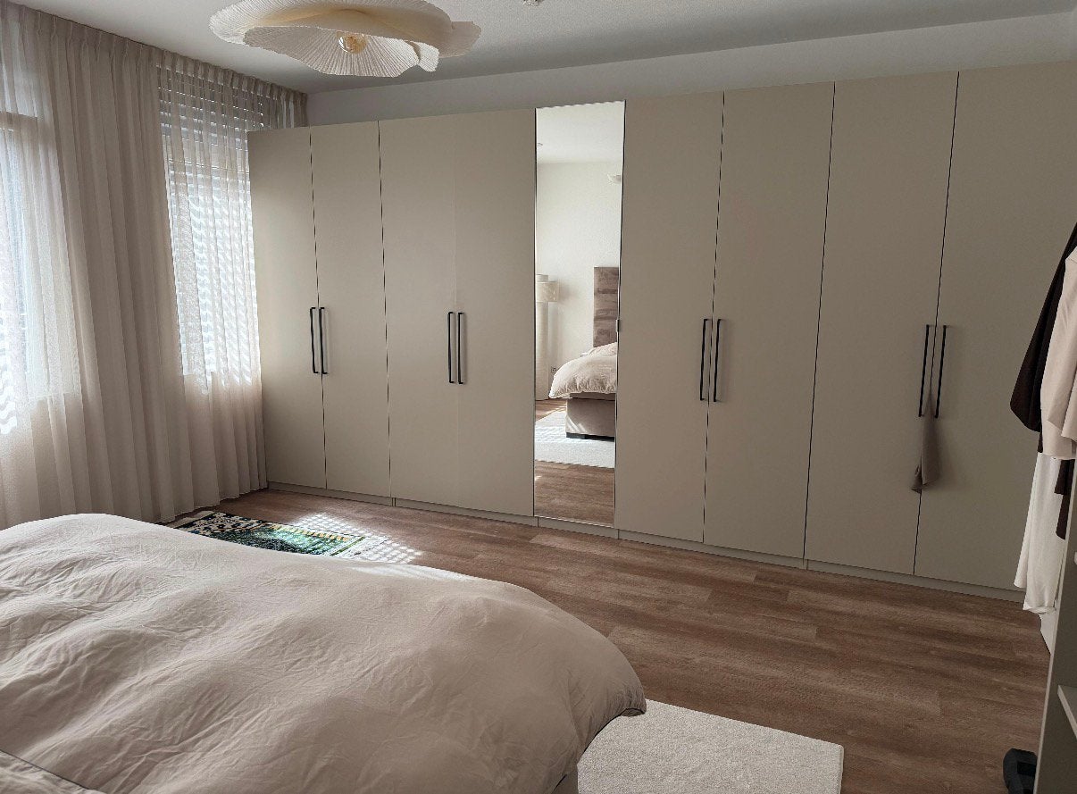 IKEA PAX kledingkast 9-deurs Beige met spiegel, 200 cm of meer, Zo goed als nieuw, 200 cm of meer, 50 tot 75 cm