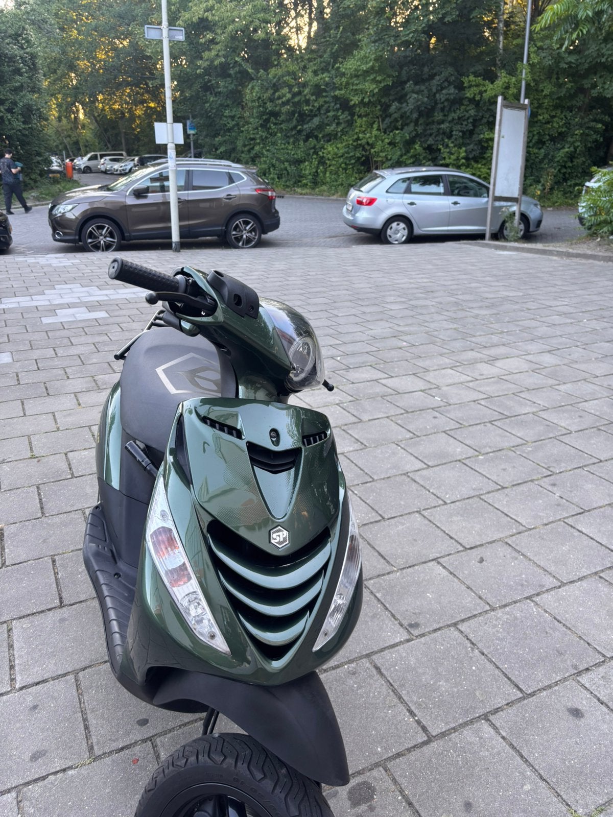 Zip 70cc full option, Fietsen en Brommers, Scooters | Piaggio, Ophalen, Zo goed als nieuw, Tweetakt, Zip