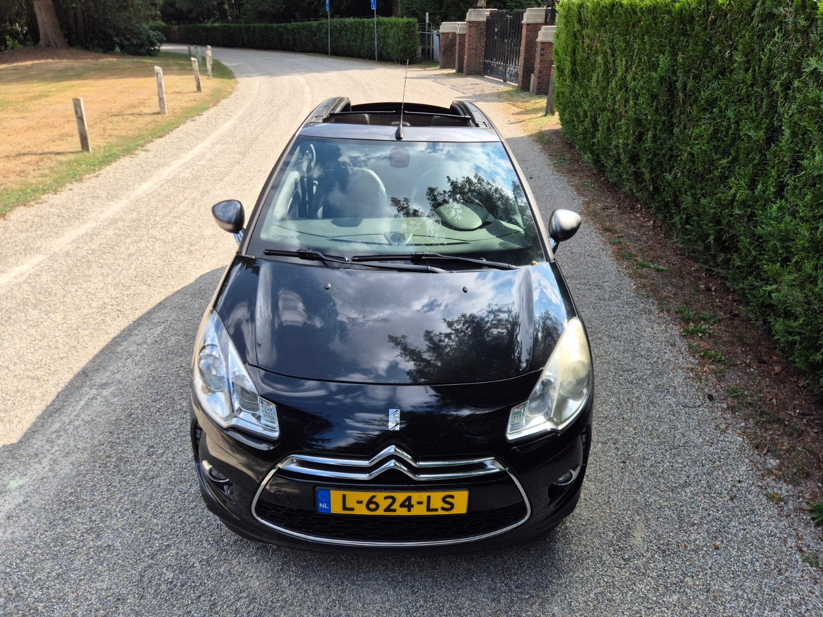 Citroën DS3 1.6 THP Cabrio 2015 Zwart 86500km, Auto's, Voorwielaandrijving, 1131 kg, Handgeschakeld, 570 kg