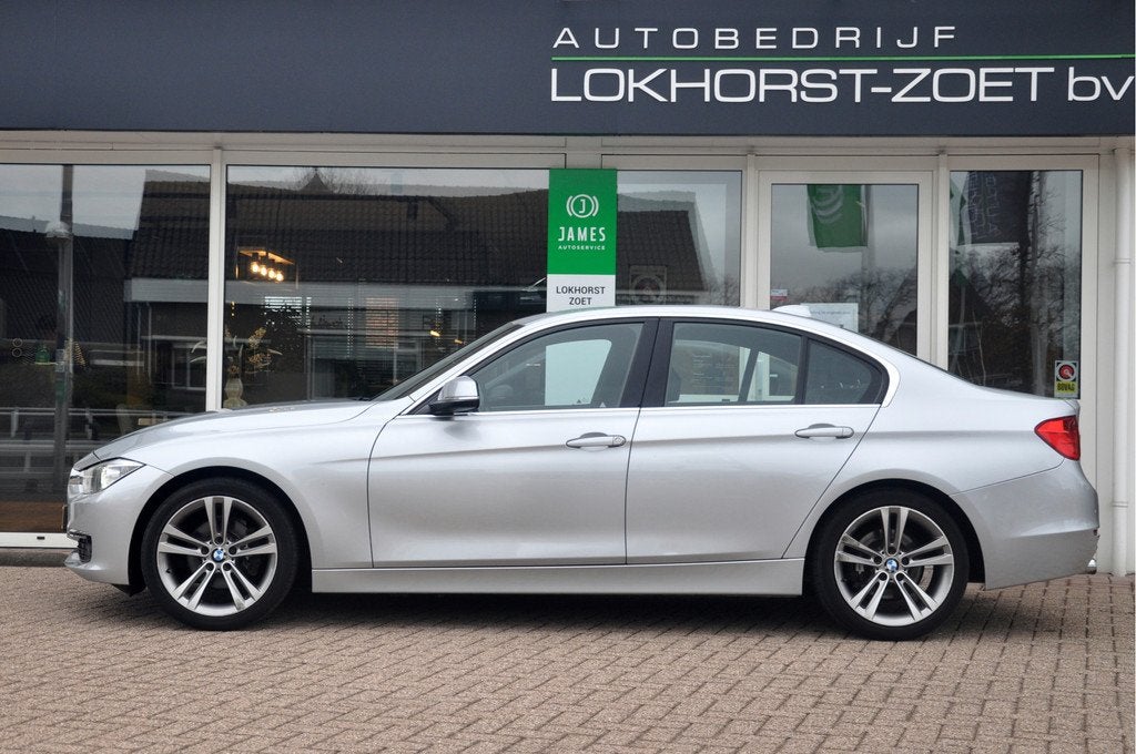 BMW 3-serie 320i Edition High Executive | Scherp geprijsd! |, Achterwielaandrijving, Gebruikt, 4 cilinders, Handgeschakeld