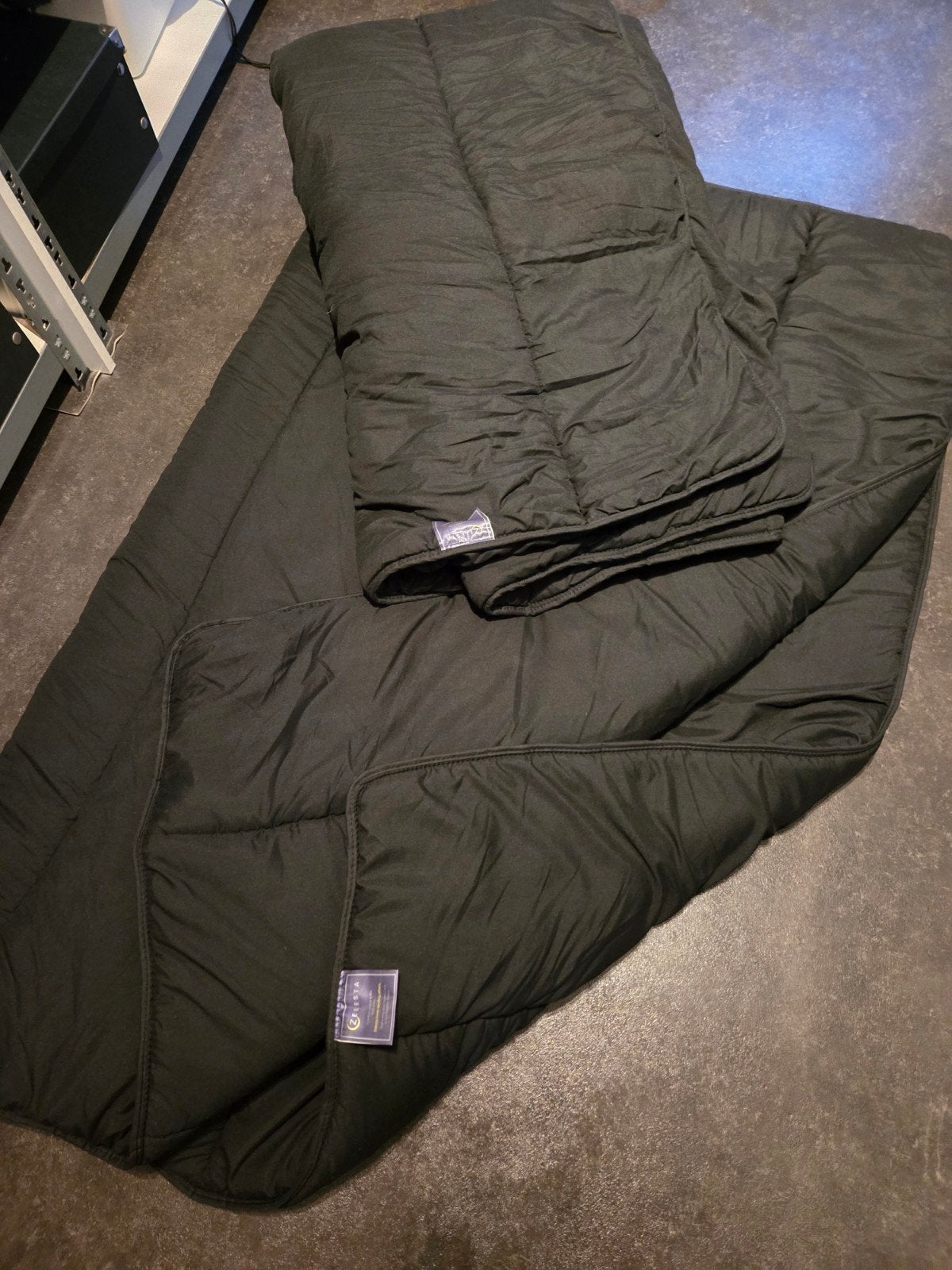 2x 1 persoonsdekbed Zelesta zwart, Huis en Inrichting, Slaapkamer | Beddengoed, Ophalen, Eenpersoons, Zwart, Dekbedovertrek