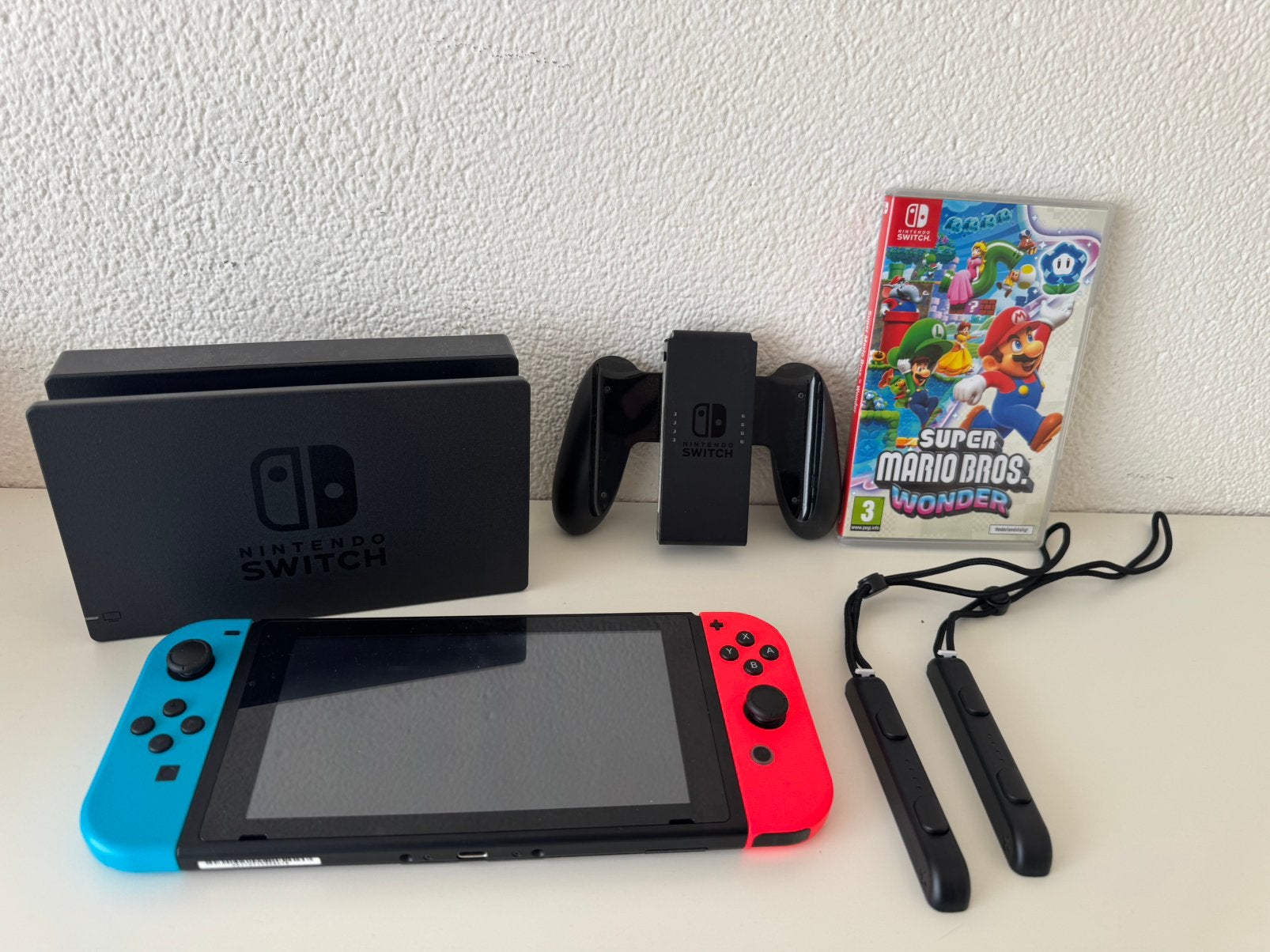 Nintendo Switch Neon + Mario Wonder + 250GB MicroSD & Box, Ophalen, Zo goed als nieuw, Met 2 controllers, Switch Original