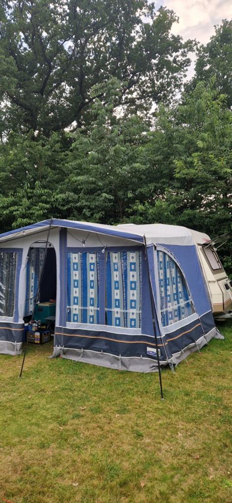 Dethleffs New Line Caravan met Voortent en Fietsenrek, Caravans en Kamperen, Particulier