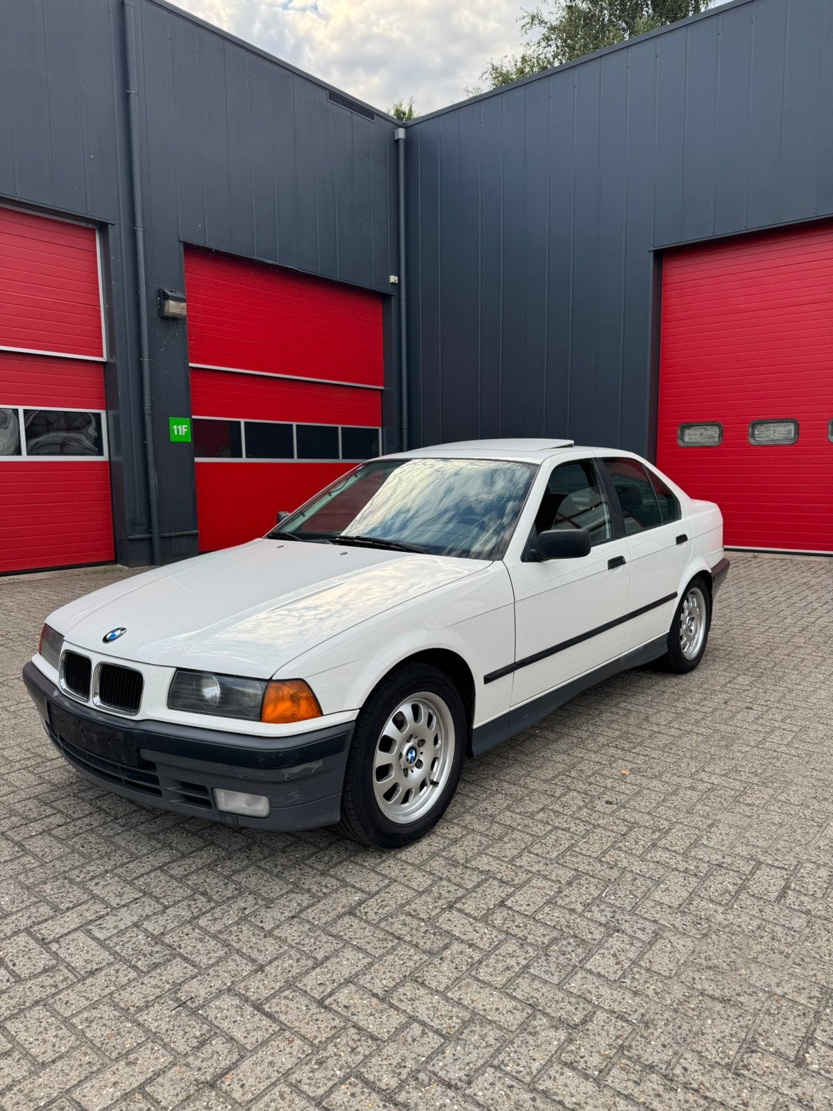 BMW E36 316i – 1993 | Schuif-/kanteldak | Zeer nette basis, Auto's, BMW, Particulier, 3-Serie, Benzine, Sedan, Handgeschakeld