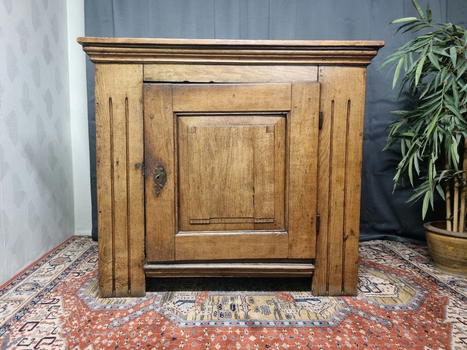 Antieke eikenhouten kast 123x110x50 cm, Ophalen