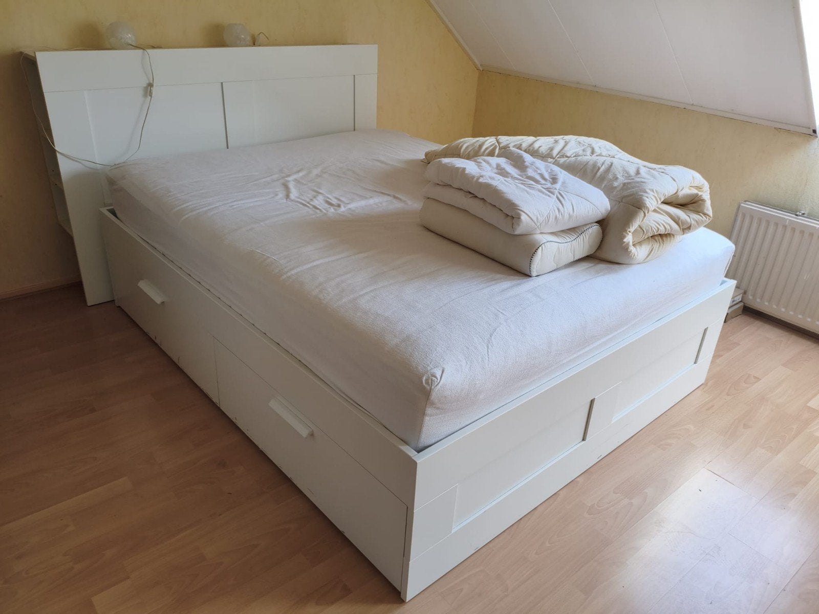 IKEA Bed met lades en matras - 150x200 cm, Ophalen, Wit, Tweepersoons, Zo goed als nieuw