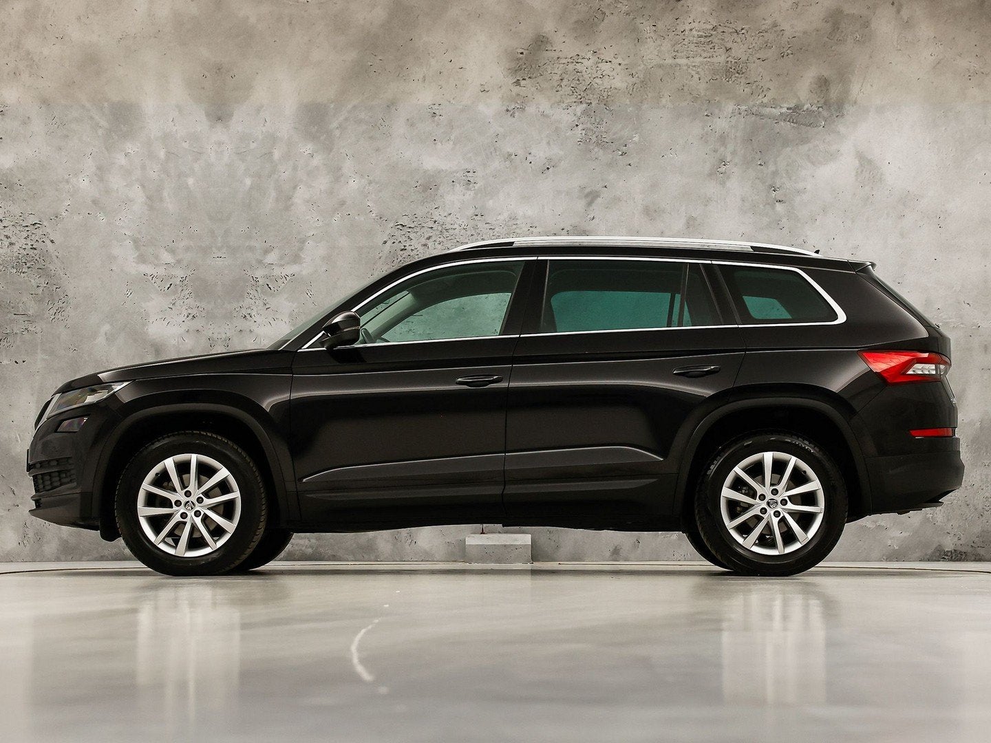 Skoda Kodiaq 1.5 TSI Sport 150Pk Automaat (VIRTUAL COCKPIT,, Auto's, 12 maanden, 4 cilinders, Leder en Stof, Zwart