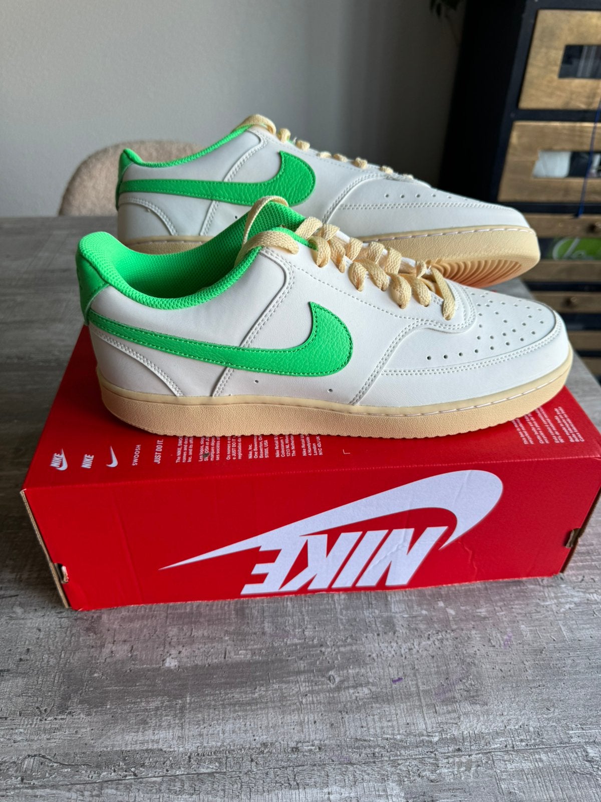 Te koop nieuw paar nike court vision low in maat 45, Ophalen of Verzenden, Nieuw, Overige kleuren