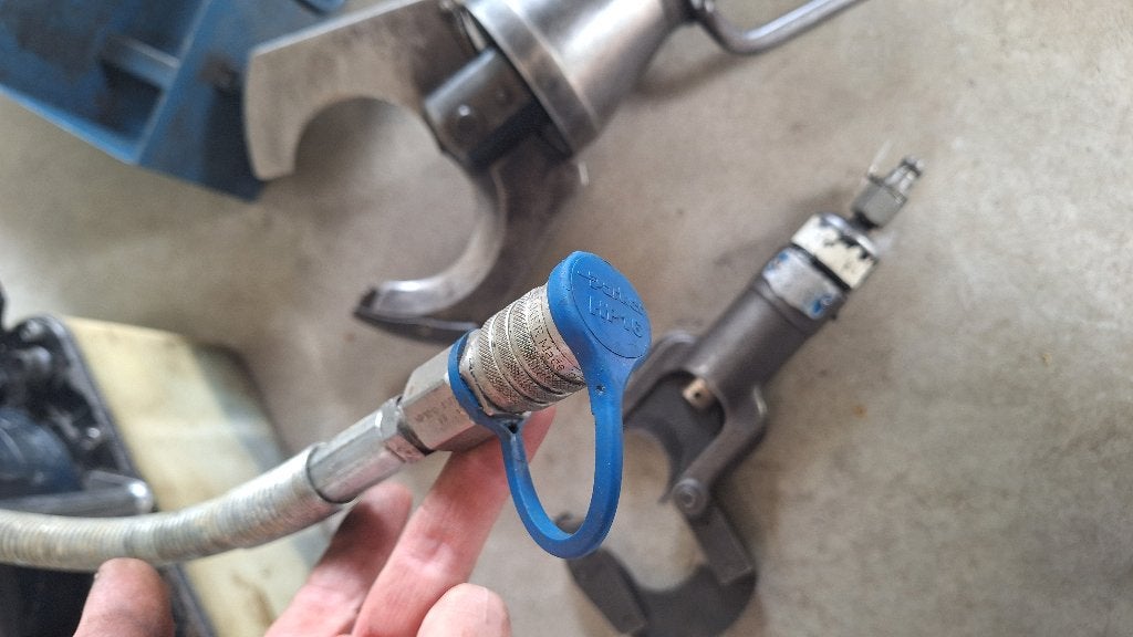 Cembre kabelscharen 45mm en 85mm met hydraulicpomp, Ophalen, ., Zo goed als nieuw, .