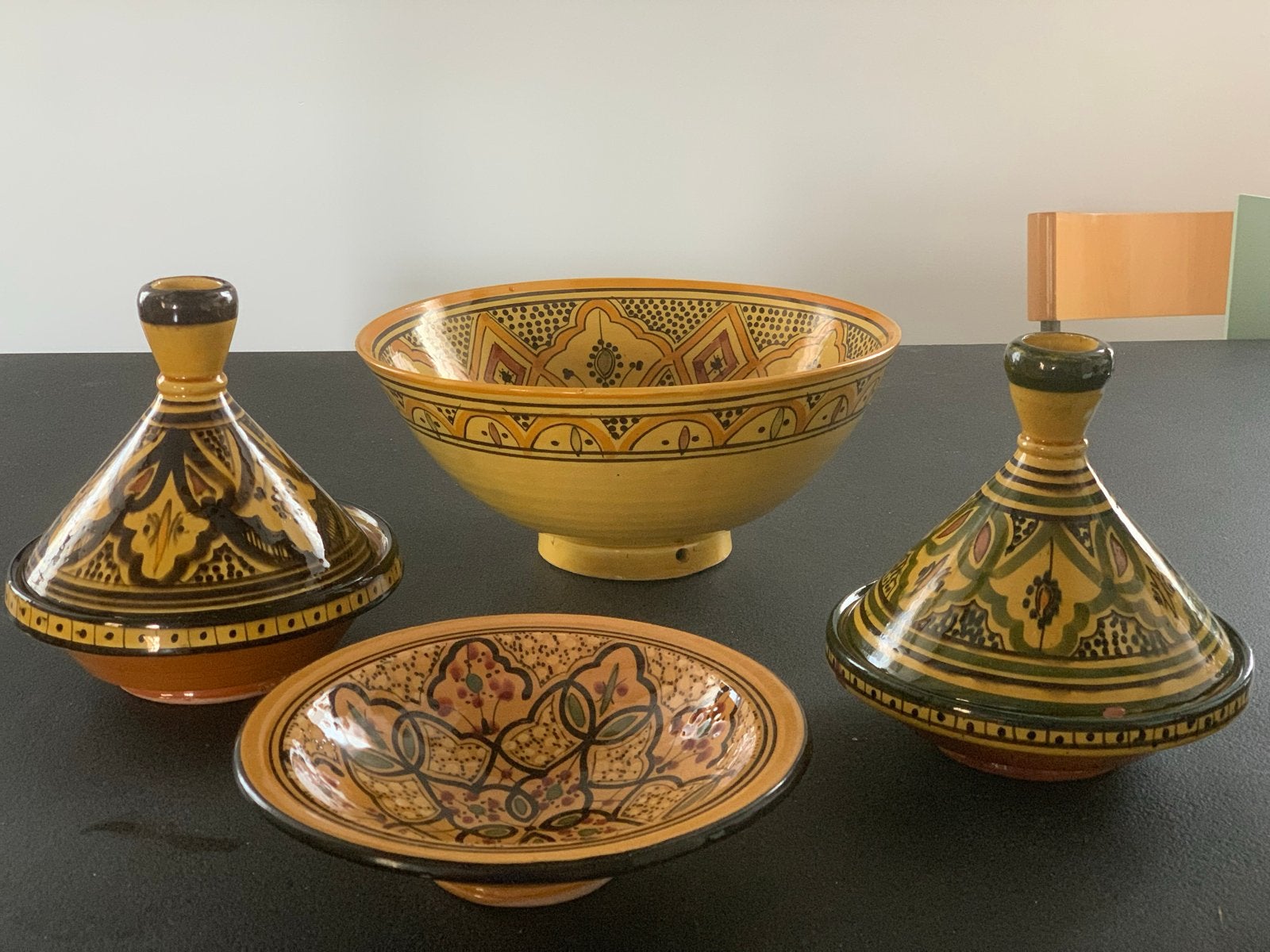 Marokkaanse aardewerk set: tajines en schalen, Ophalen
