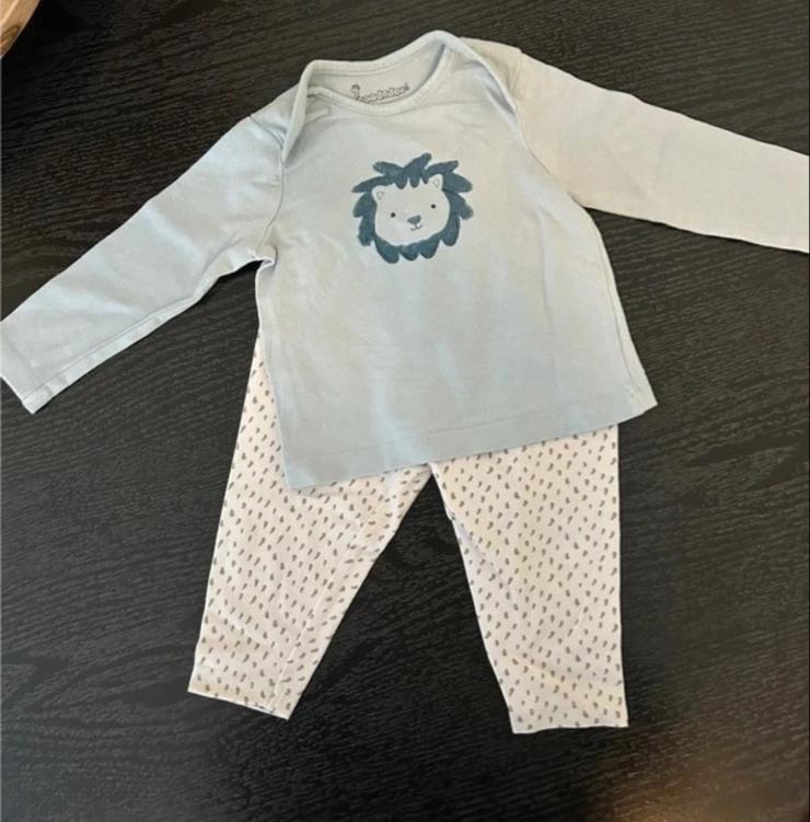 Schattige pyjama met leeuwenprint, maat 62, Ophalen of Verzenden, Zo goed als nieuw, Jongetje of Meisje, Nacht- of Onderkleding