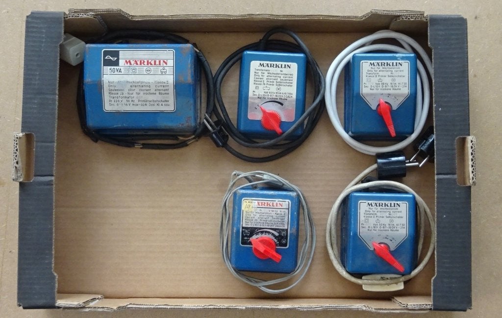 ZOLDERVONDST OPKNAPPERS 5 Marklin transformatoren, Ophalen, Gebruikt, Analoog, Märklin