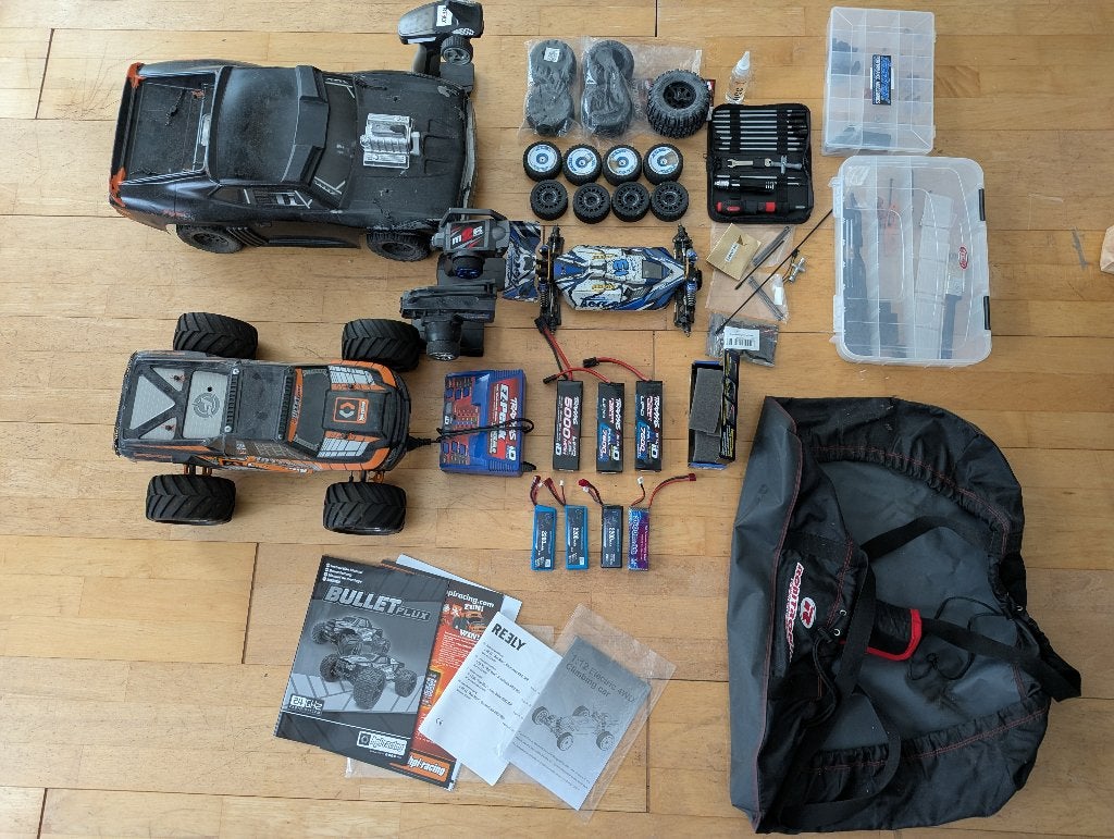 Partij 3 bestuurbare autos met accessoires, Hobby en Vrije tijd, Gebruikt, Auto offroad, Schaal 1:10, Ophalen