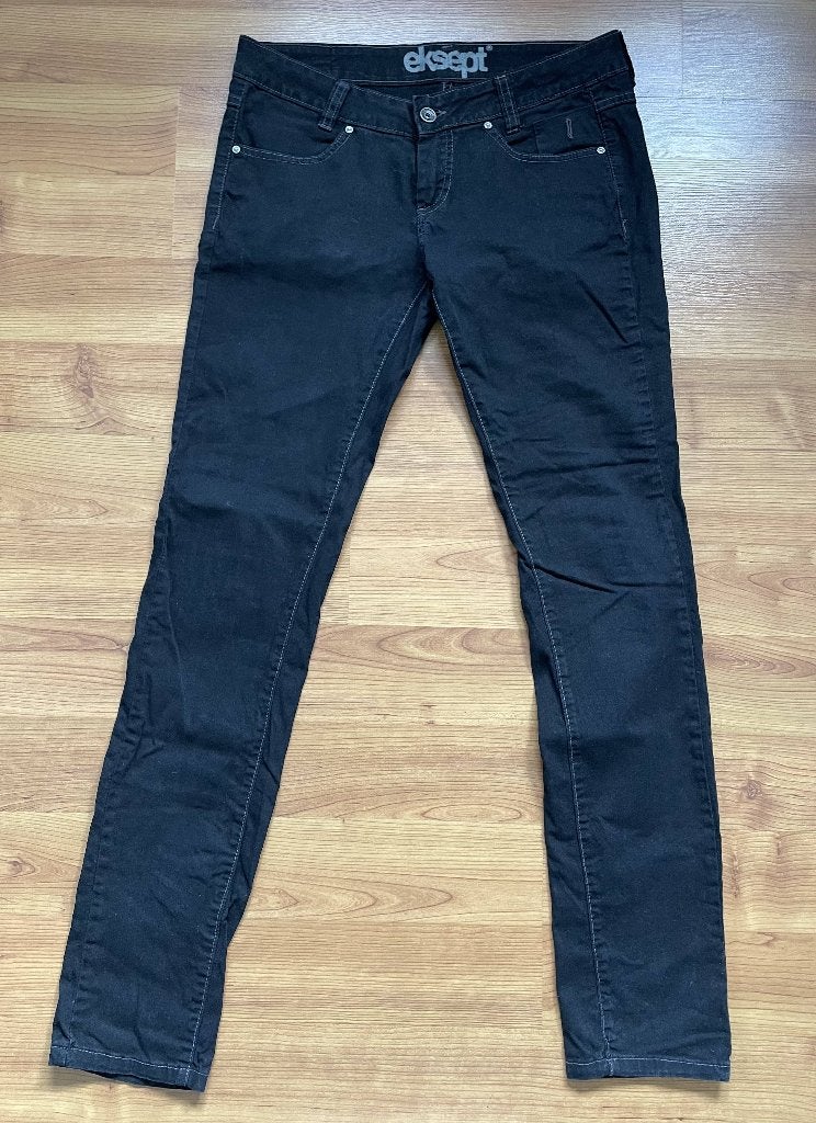 Zwarte broek (Eksept), maat W30, Maat 38/40 (M), Zwart, Ophalen of Verzenden, Zo goed als nieuw