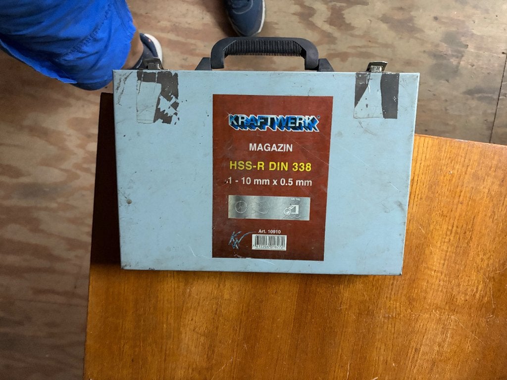 LOS GARAGE GEREEDSCHAP, Ophalen