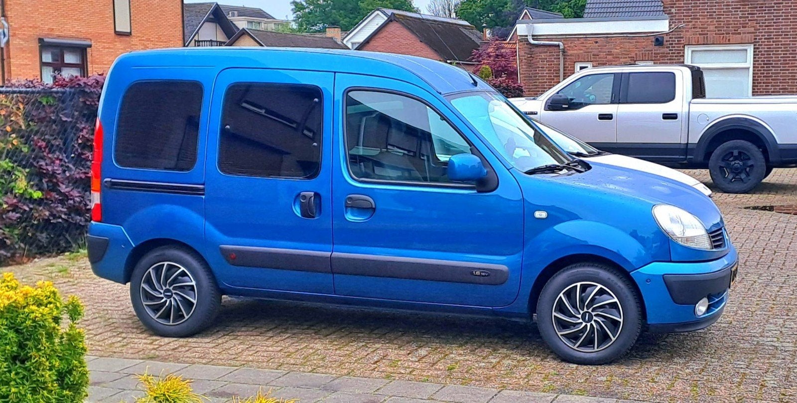 Renault Kangoo 1.6 16V campervan 5 persoons airco apk 2027, Stof, 4 cilinders, Blauw, 49 €/maand