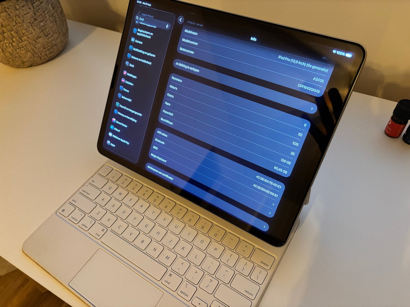 iPad Pro 12.9 inch (6e generatie) 128GB M2 Magic Keyboard, 12 inch, Ophalen of Verzenden, Zo goed als nieuw, Apple iPad Pro