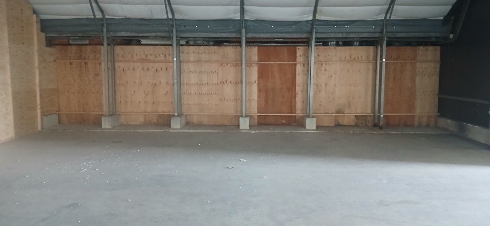 310 m2 Opslagruimte te huur, Zakelijke goederen, Ophalen