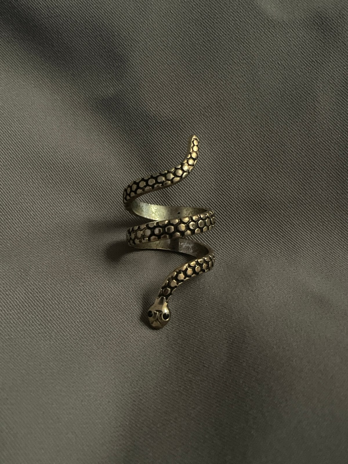 Unieke slang ring - Verstelbaar en stijlvol, Sieraden, Tassen en Uiterlijk, Ringen, Zo goed als nieuw, Dame of Heer, 17 tot 18