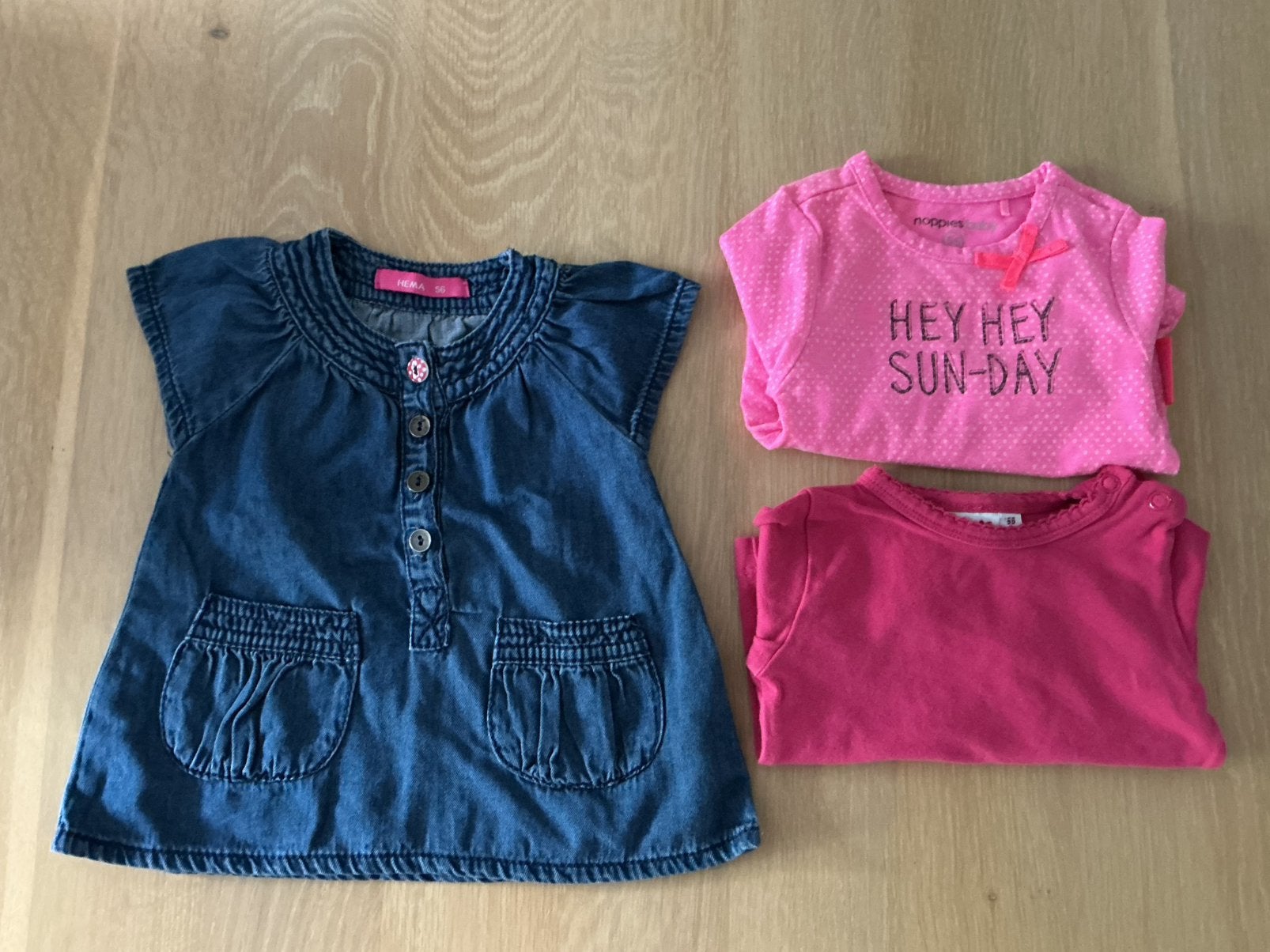 Babyjurkje met 2 shirts maat 56, Kinderen en Baby's, Babykleding | Maat 56, Ophalen of Verzenden, Zo goed als nieuw, Meisje