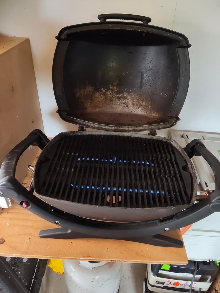 Weber BBQ met glasfles en automatische starter, Ophalen of Verzenden, Gebruikt, Weber