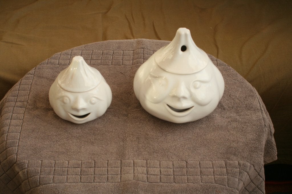 2 mooie oude witte knoflook en uitpot met deksel., Ophalen of Verzenden